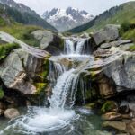 Source d'eau pure dans les Alpes françaises avec montagne en arrière-plan
